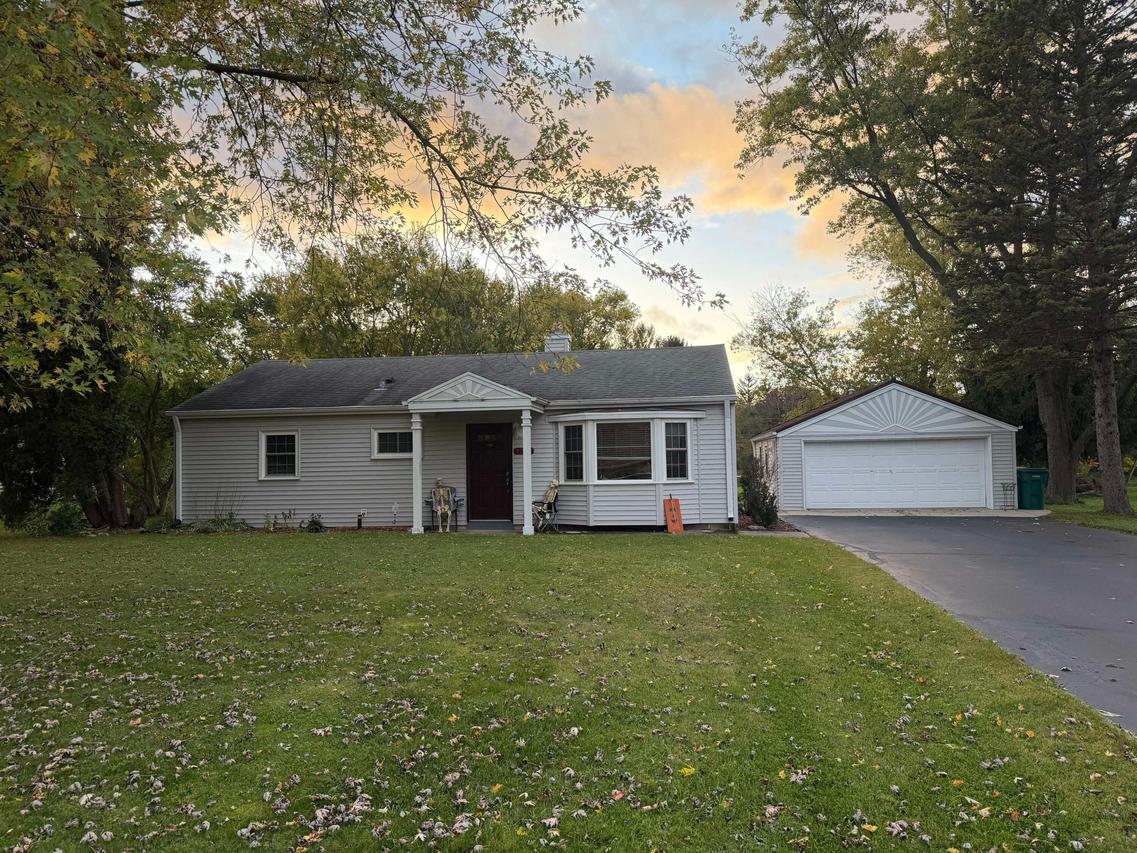 W162N9761 Mayflower Dr, Germantown, WI 53022