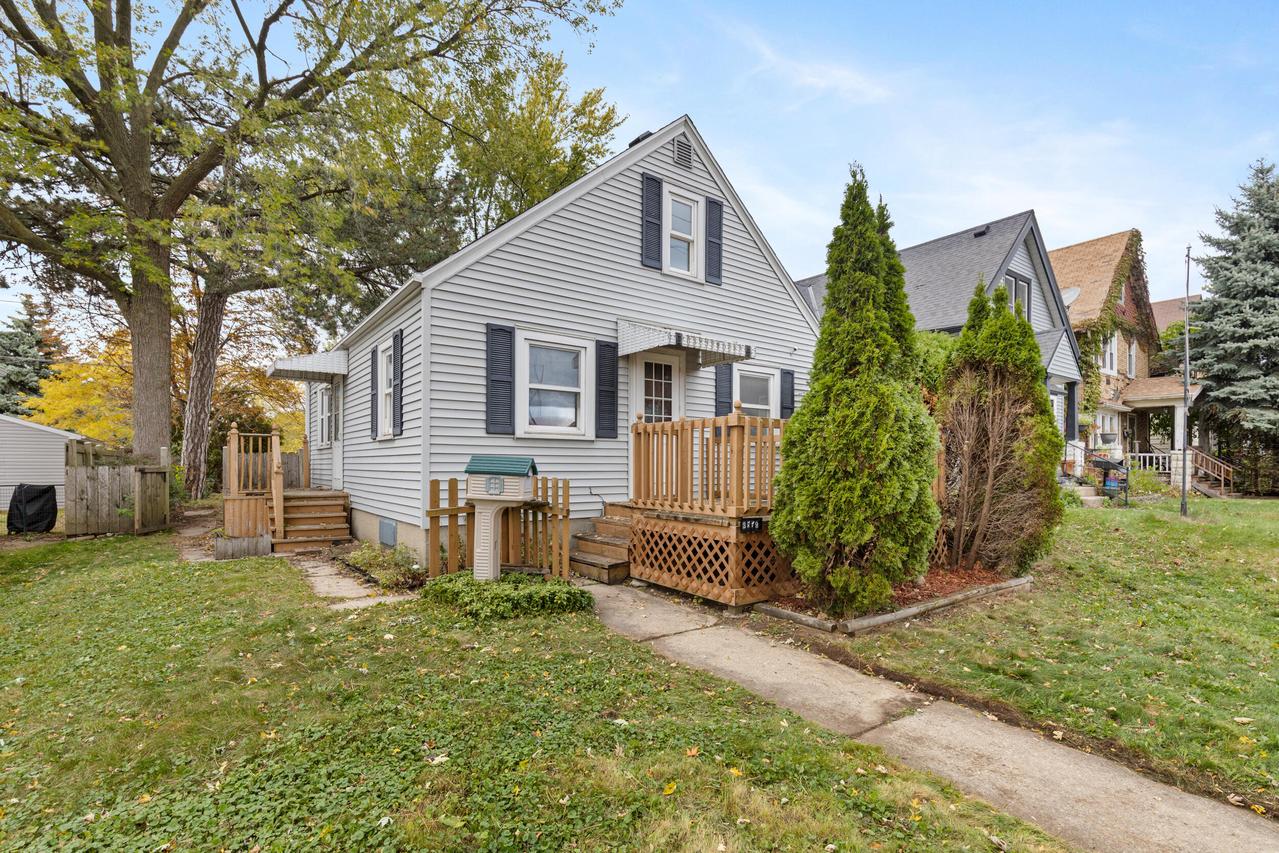 3779 S Pennsylvania Ave, Milwaukee, WI 53235