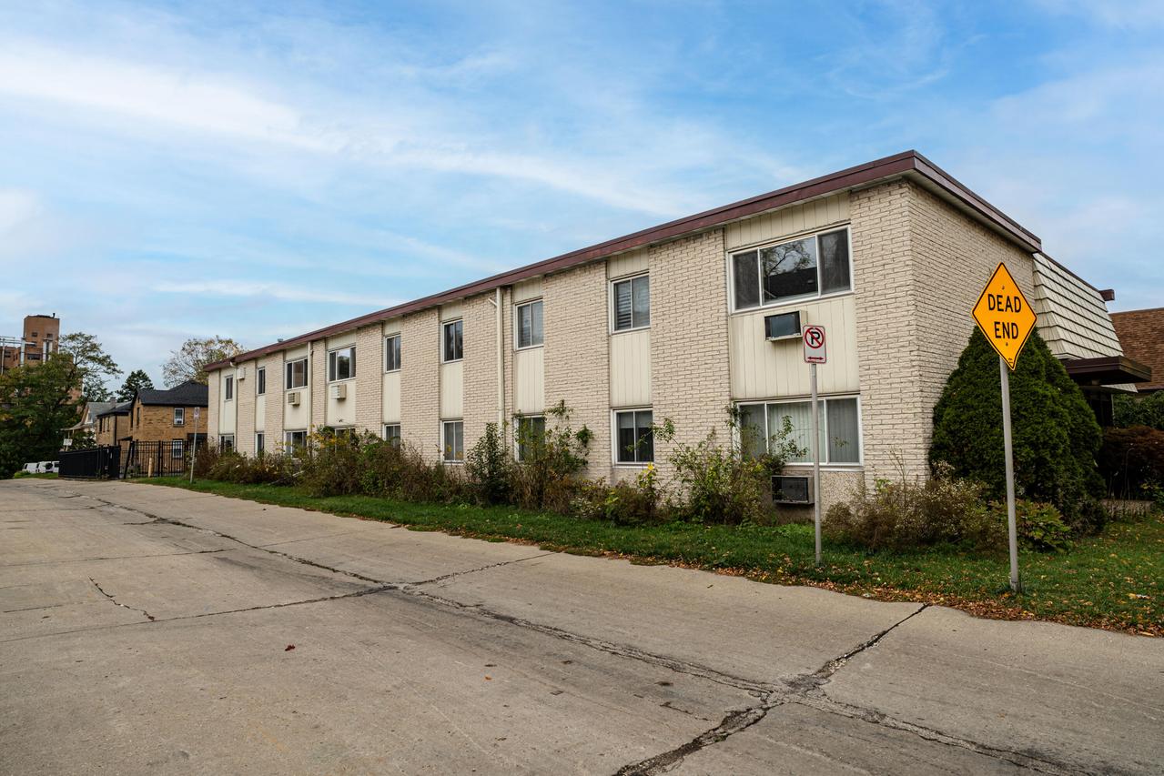 935 N 37th St #937, Milwaukee, WI 53208