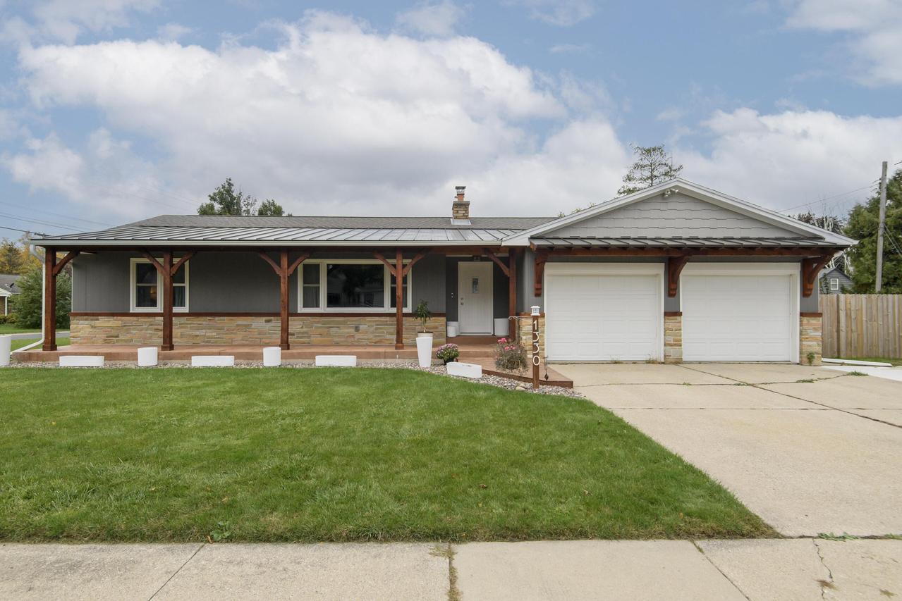 1330 S 10th St, Watertown, WI 53094
