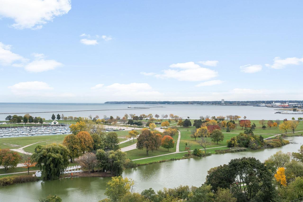 1610 N Prospect Ave #903, Milwaukee, WI 53202