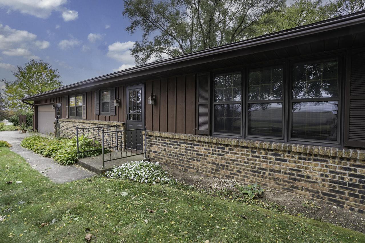 S31W26111 Sunset Dr, Waukesha, WI 53189