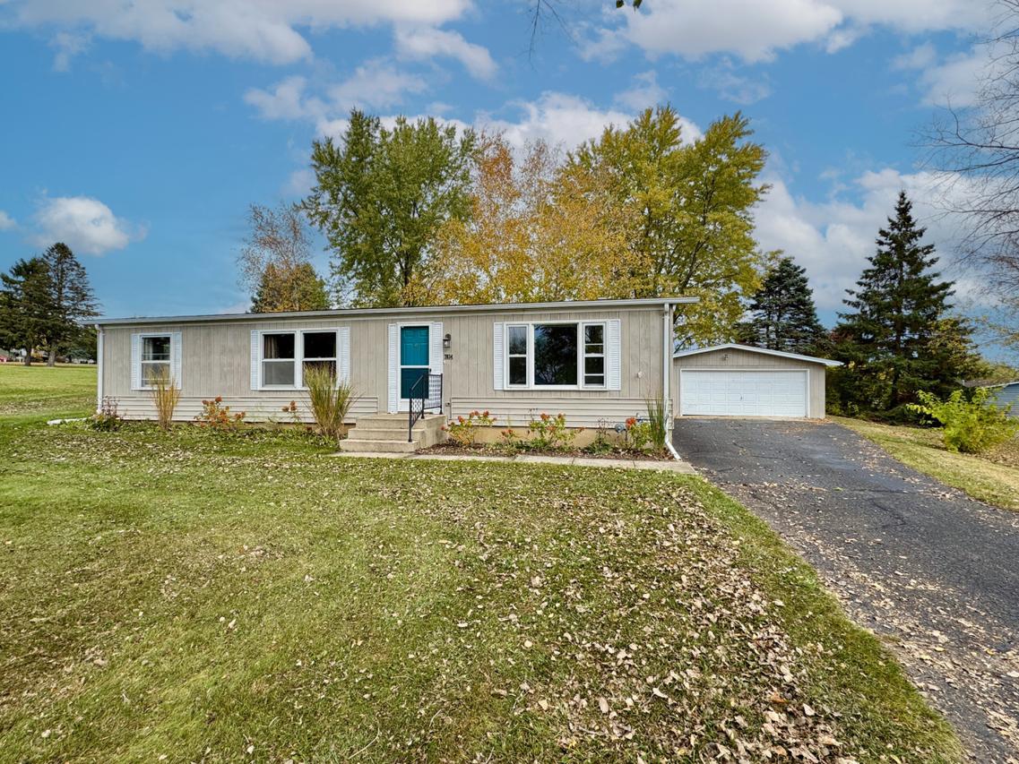 7034 Clover Ct, Lyons, WI 53105