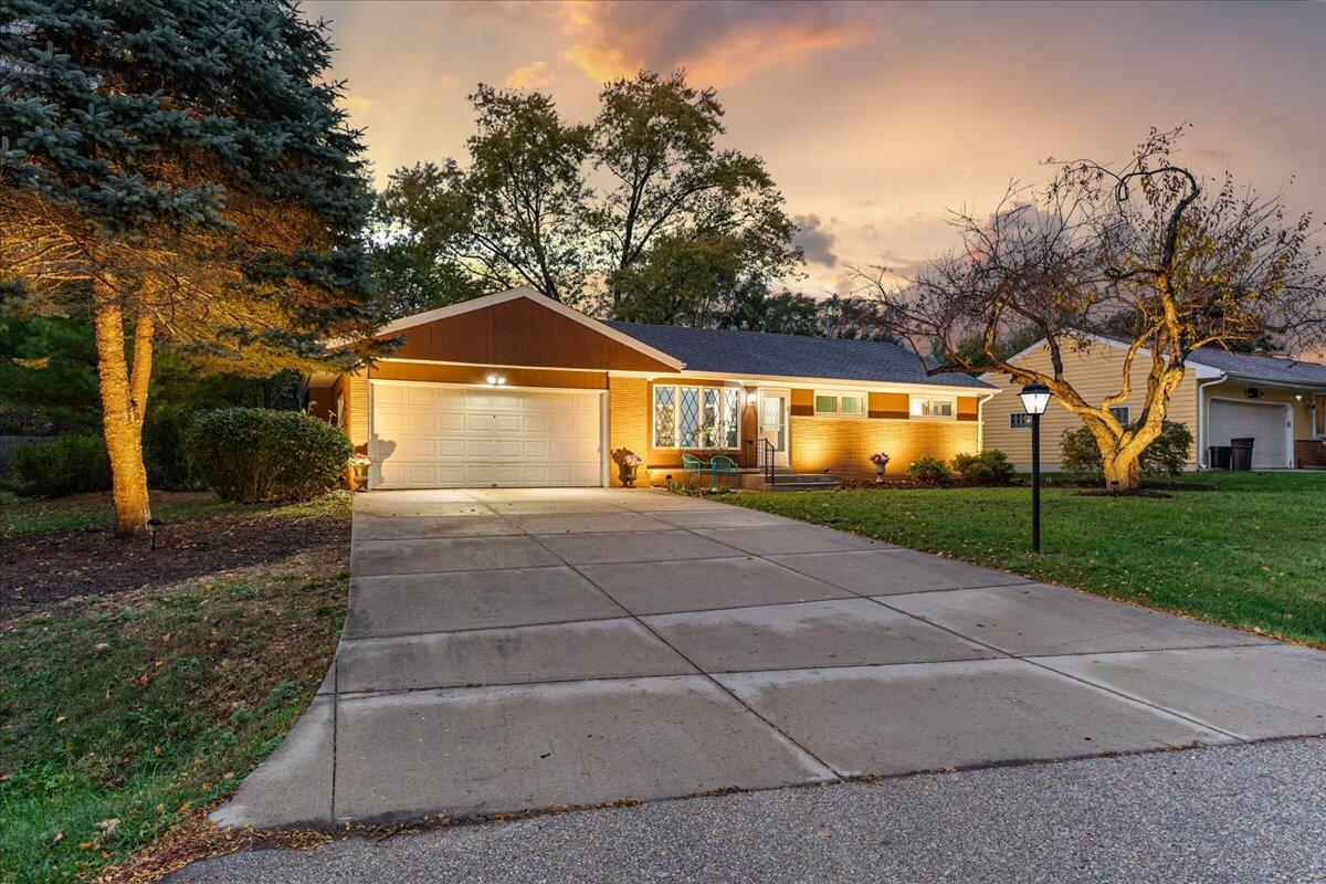 8067 N 54th St, Brown Deer, WI 53223