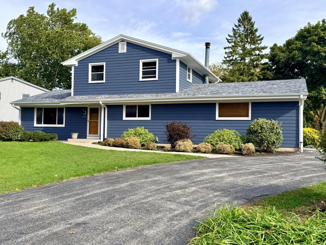 14775 W Honey Ln, New Berlin, WI 53151