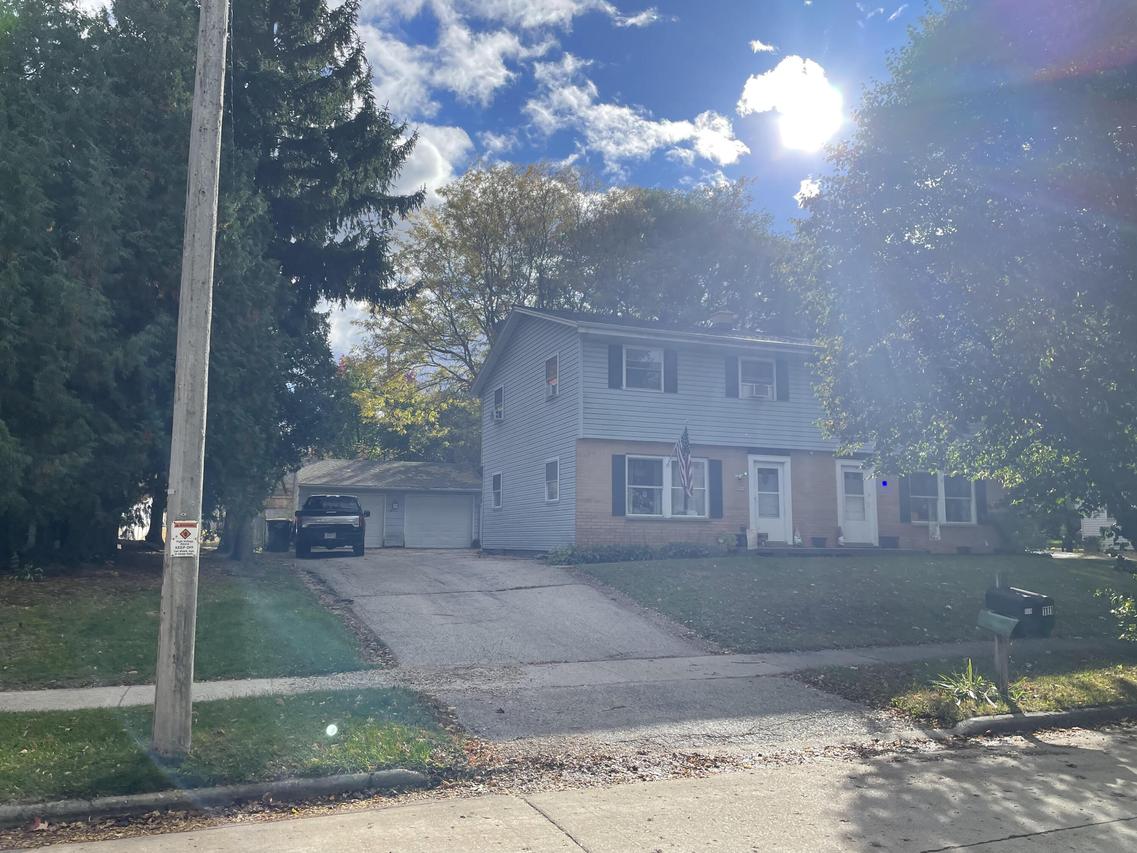 1115 W Sunset Ridge #1117, West Bend, WI 53090