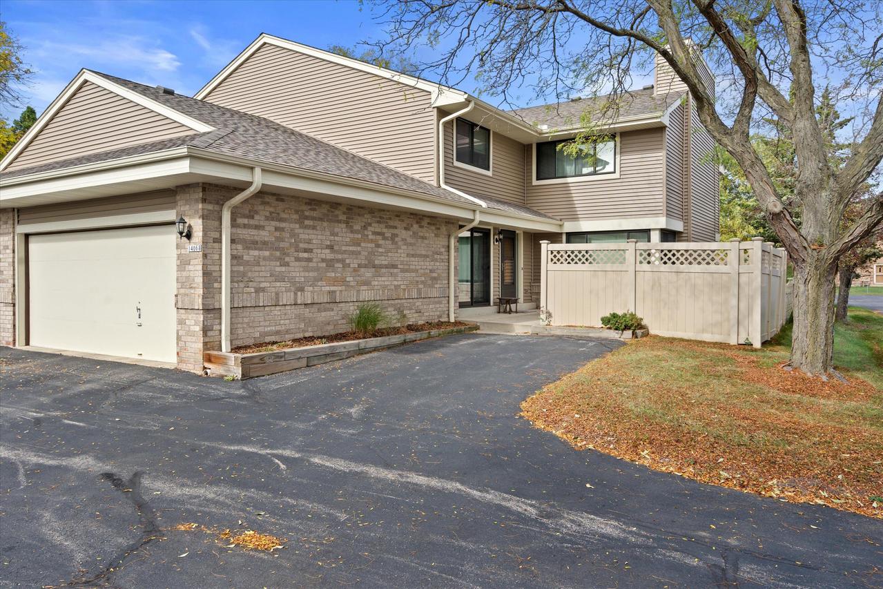 14068 W Tiffany Pl, New Berlin, WI 53151