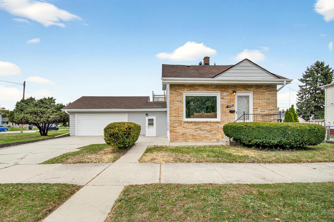 1436 Willmor St, Racine, WI 53402