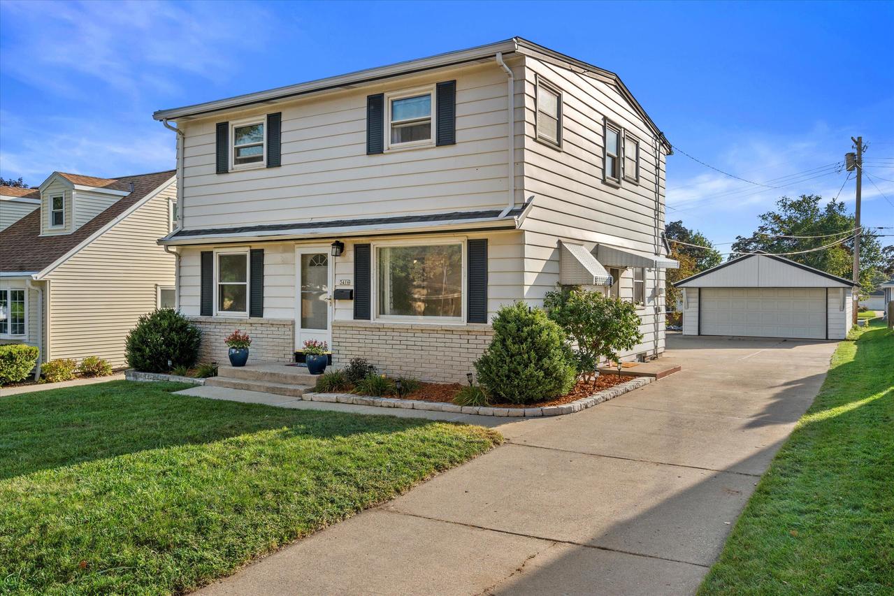 3416 S 88th St, Milwaukee, WI 53227