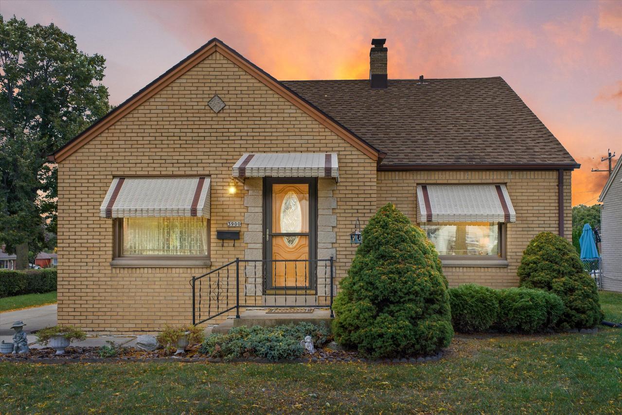 3900 S 56th St, Milwaukee, WI 53220
