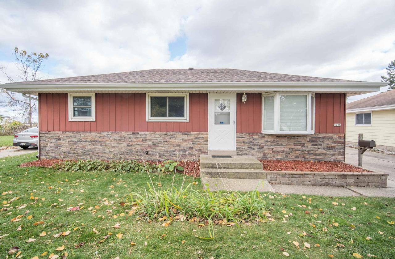 5008 N 104th St, Milwaukee, WI 53225