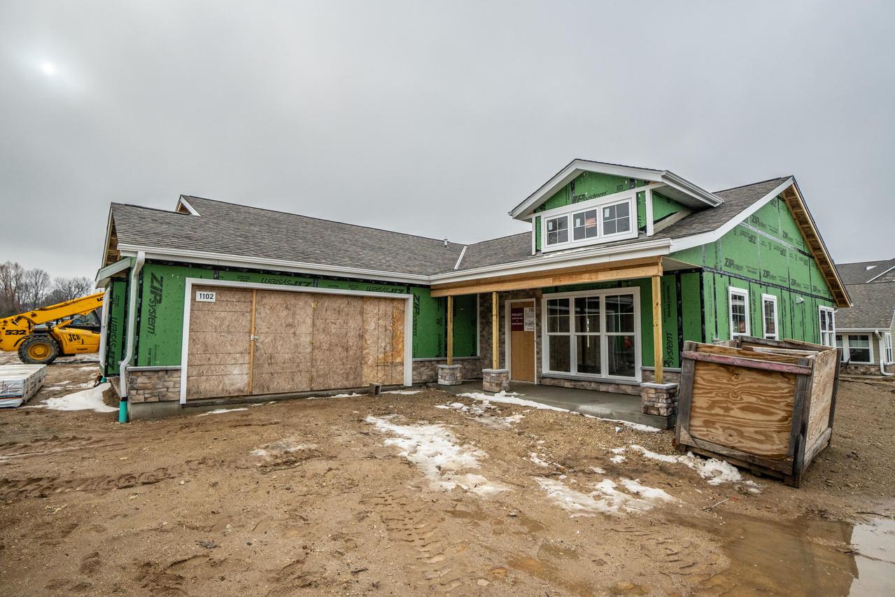 1102 Harbor Ave, West Bend, WI 53095