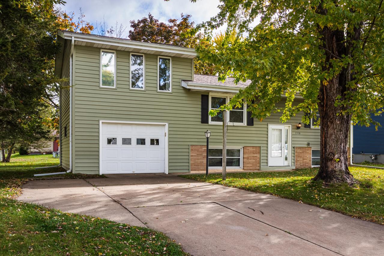 1310 Butts Ave, Tomah, WI 54660