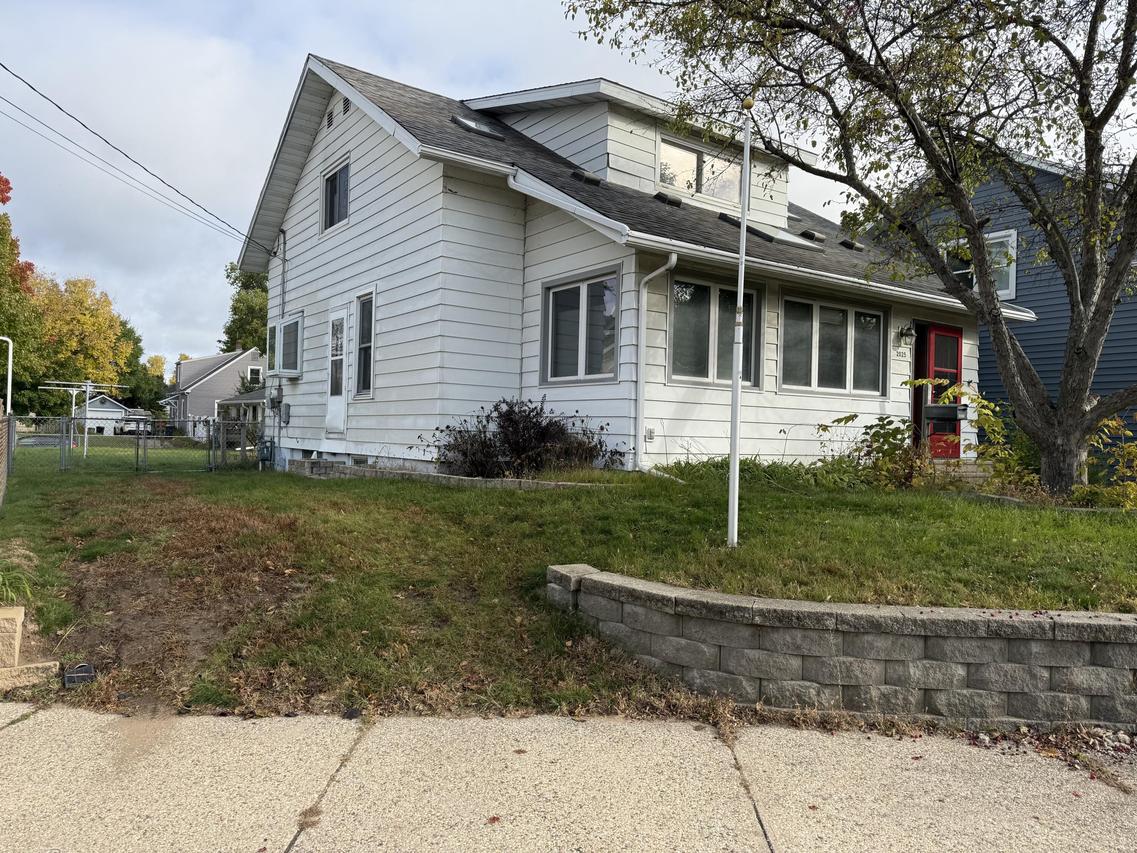 2025 State Rd., La Crosse, WI 54601
