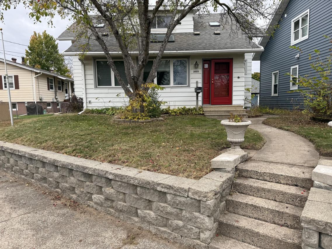 2025 State Rd., La Crosse, WI 54601