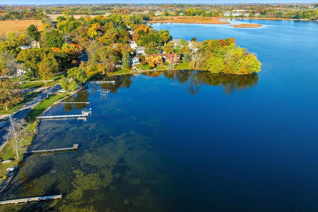 W203S11090 Point Denoon Rd, Muskego, WI 53150