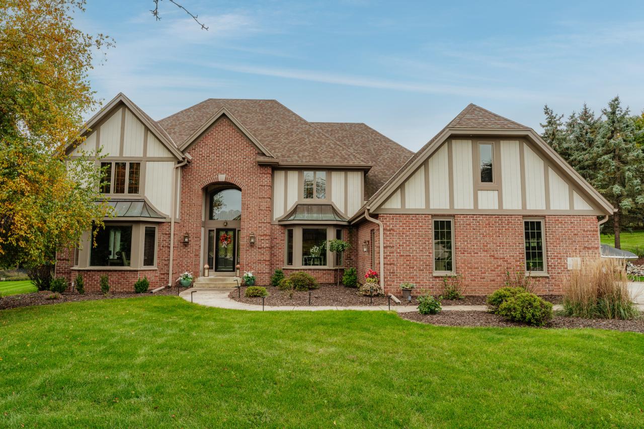 N30W30257 Great Hill, Delafield, WI 53072
