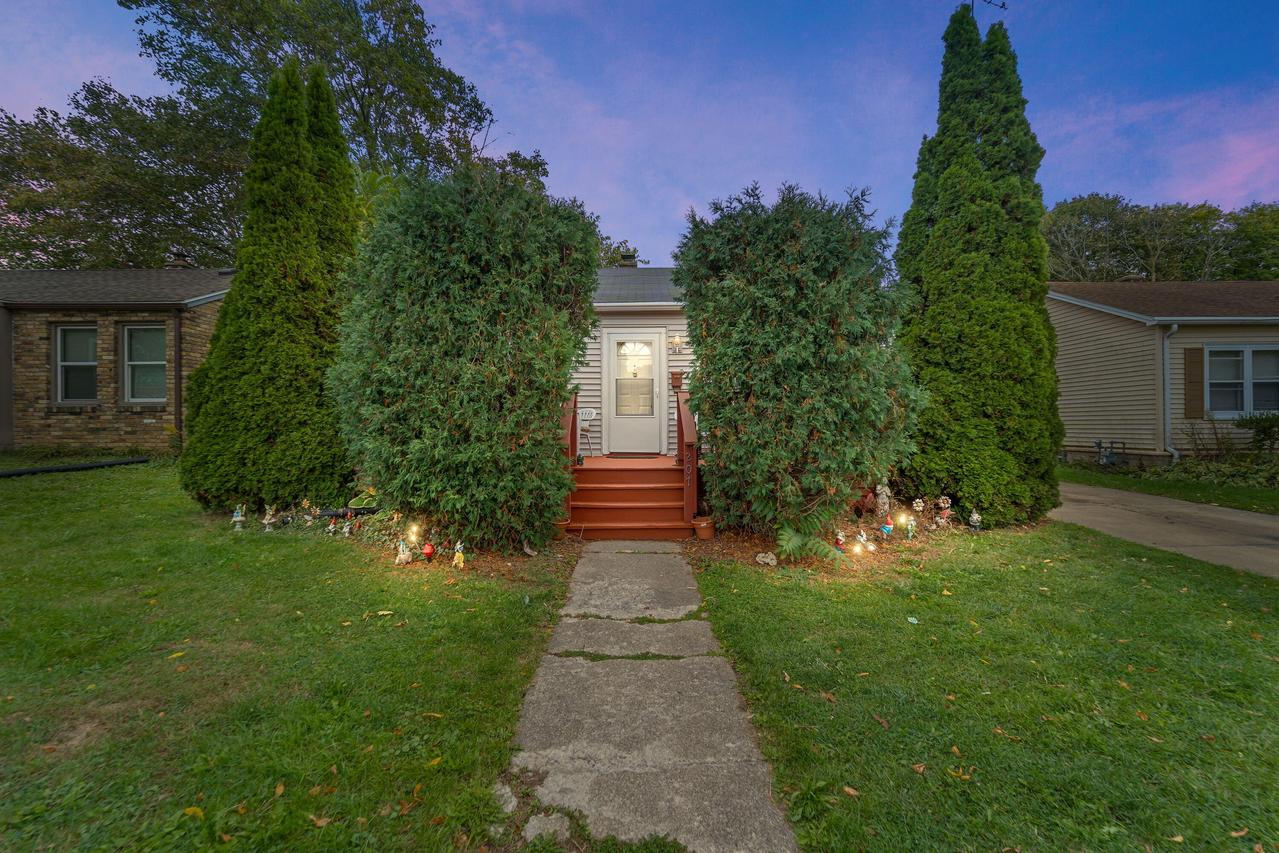207 S Belmont Ave., Racine, WI 53405