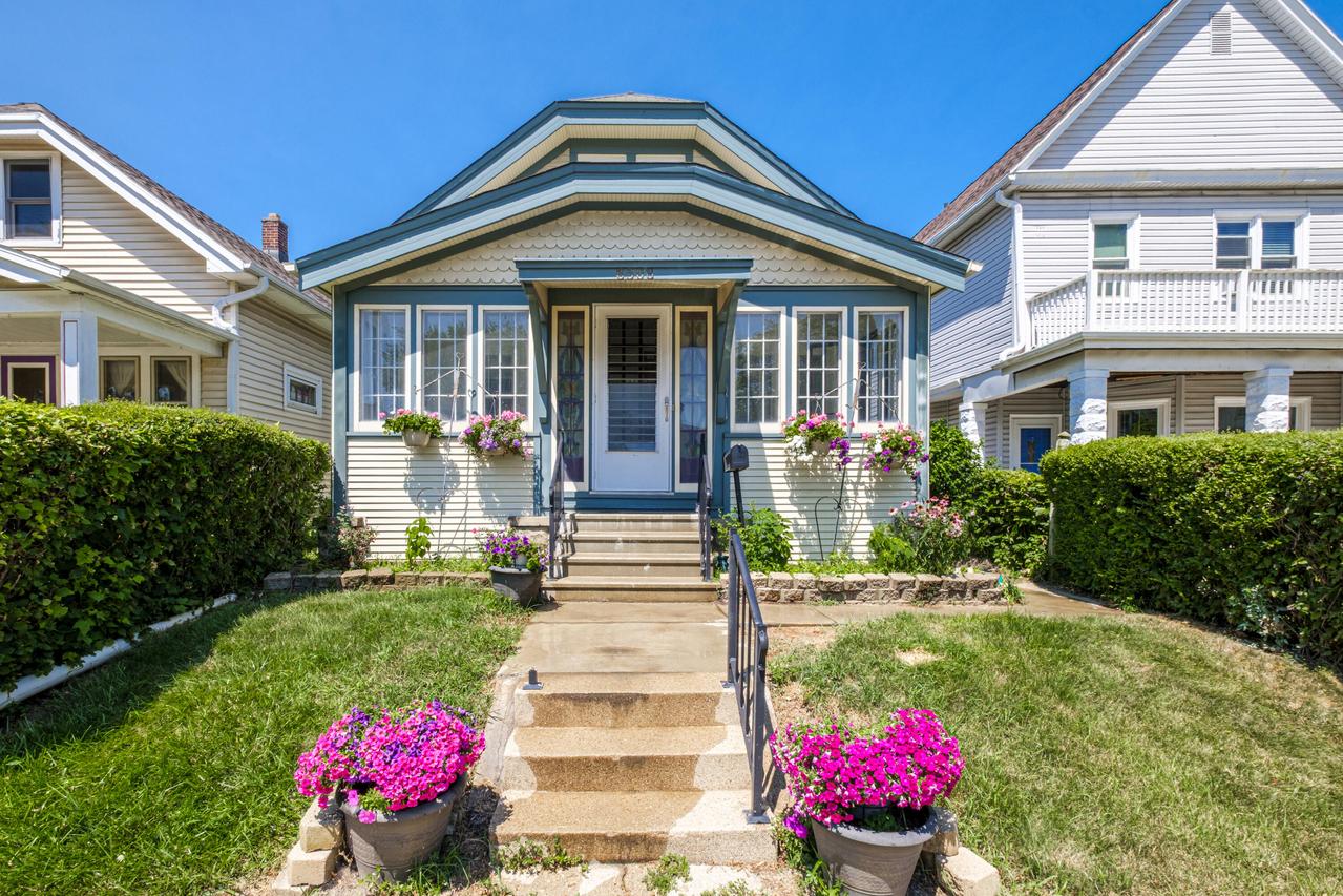 6508 W Mitchell St, West Allis, WI 53214