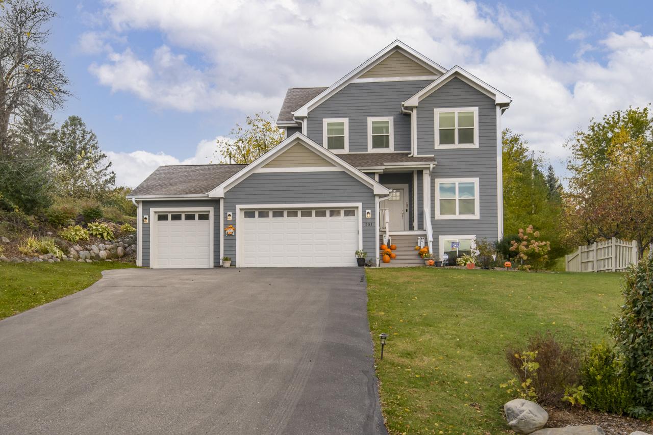 351 Stocks Dr, Delafield, WI 53018