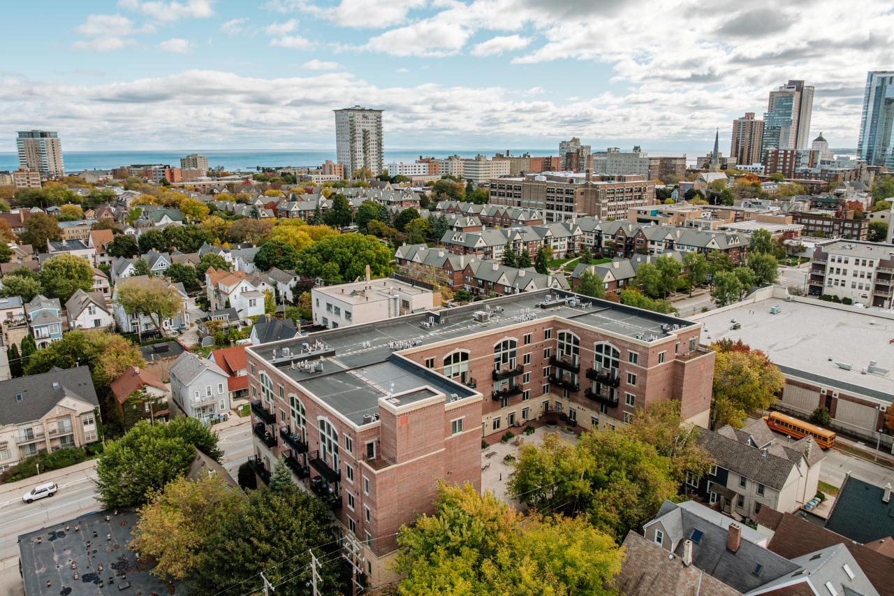 1515 N Van Buren St #513, Milwaukee, WI 53202