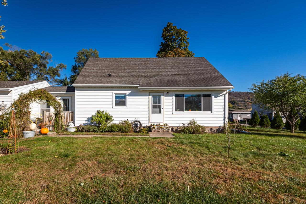 3147 S 29th St, La Crosse, WI 54601