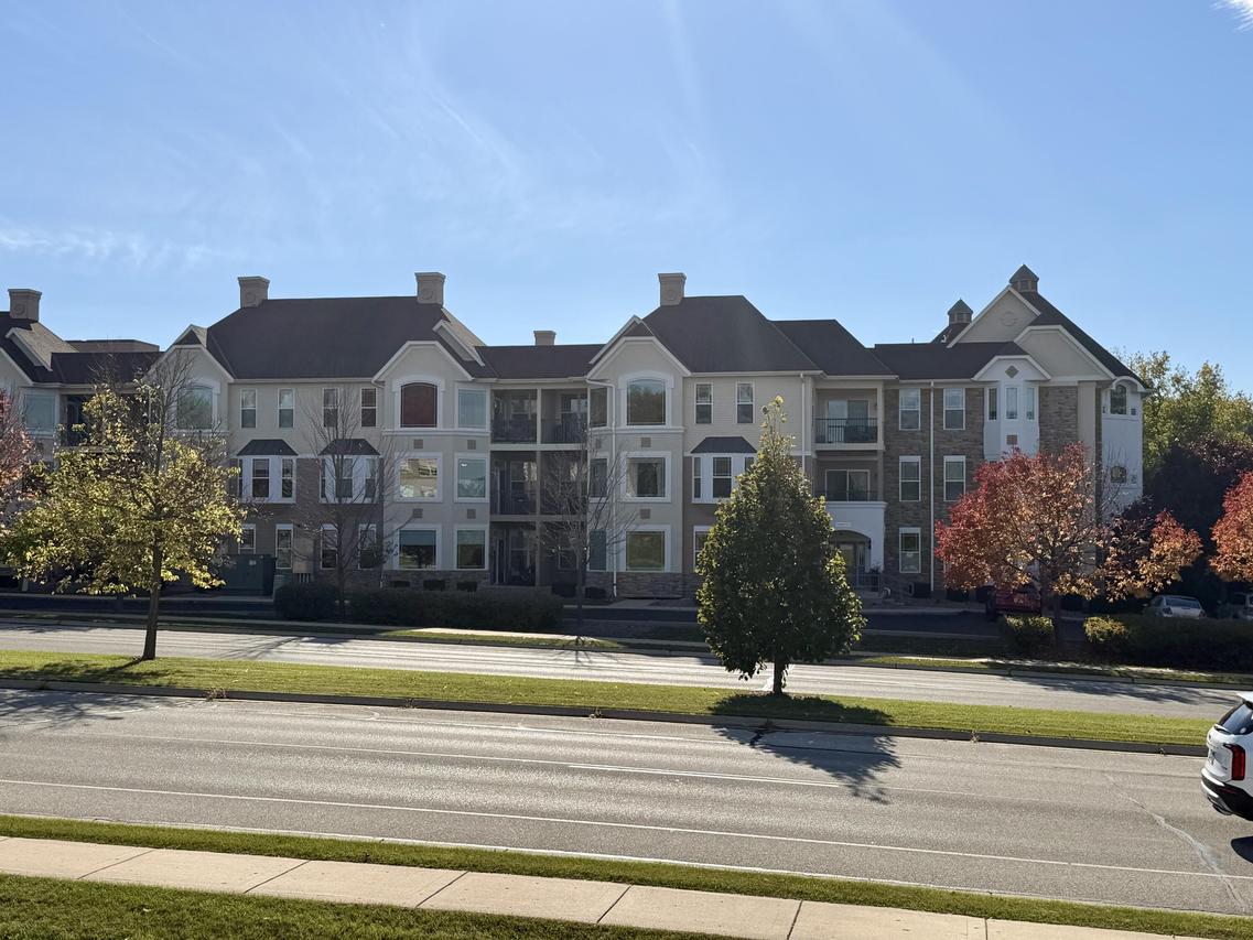 N74W13737 Appleton Ave #107, Menomonee Falls, WI 53051