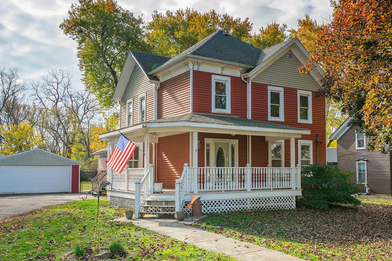 127 Pleasant St, Sharon, WI 53585