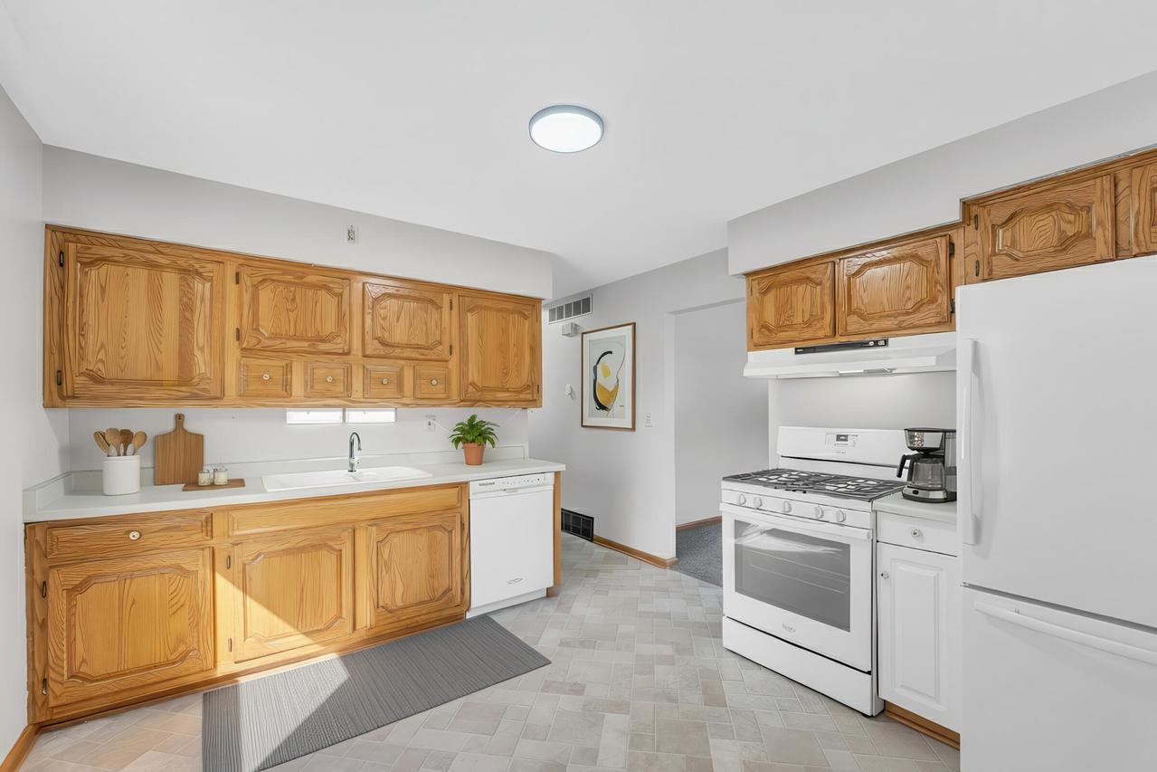 10419 W Fairmount Ave, Milwaukee, WI 53225