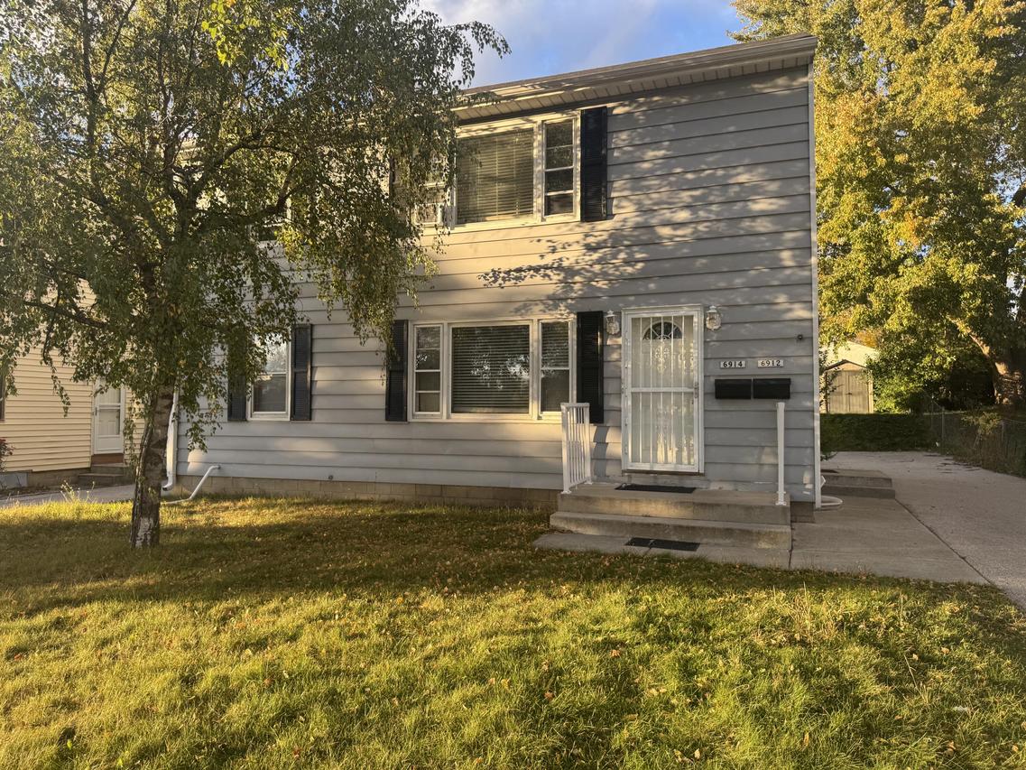 6912 W Oklahoma Ave, Milwaukee, WI 53219