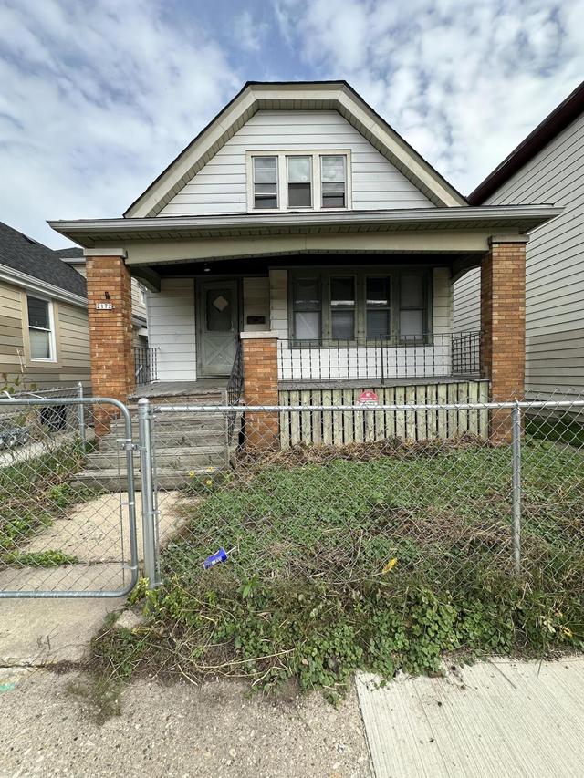 2172 S 18th St, Milwaukee, WI 53215
