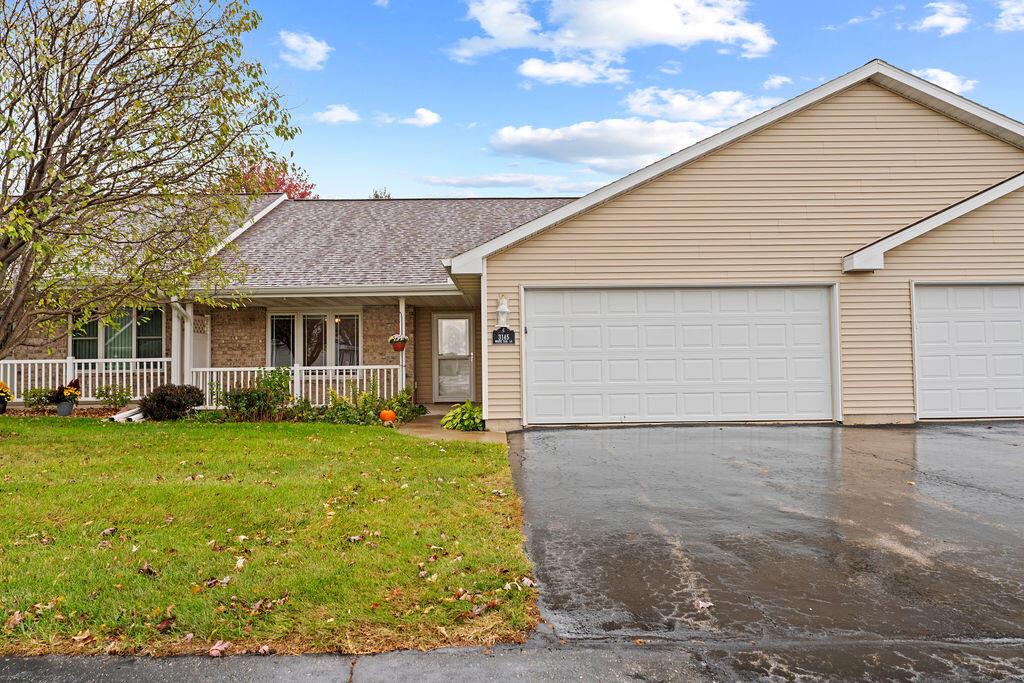 3145 White Tail Ln #C, Oshkosh, WI 54904