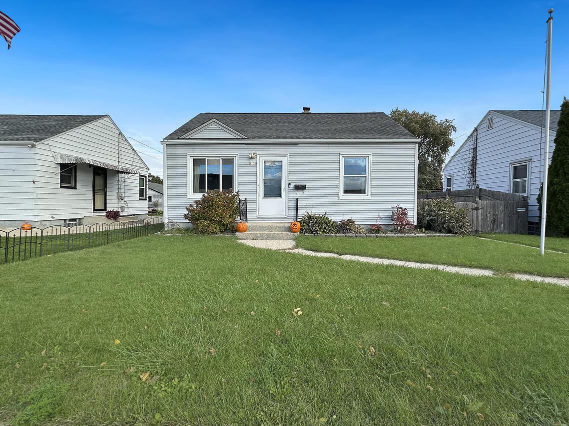 3136 S Chase Ave, Milwaukee, WI 53207