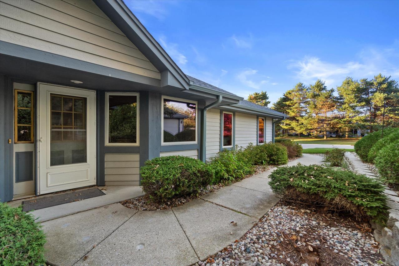 613 Bay View, Mukwonago, WI 53149