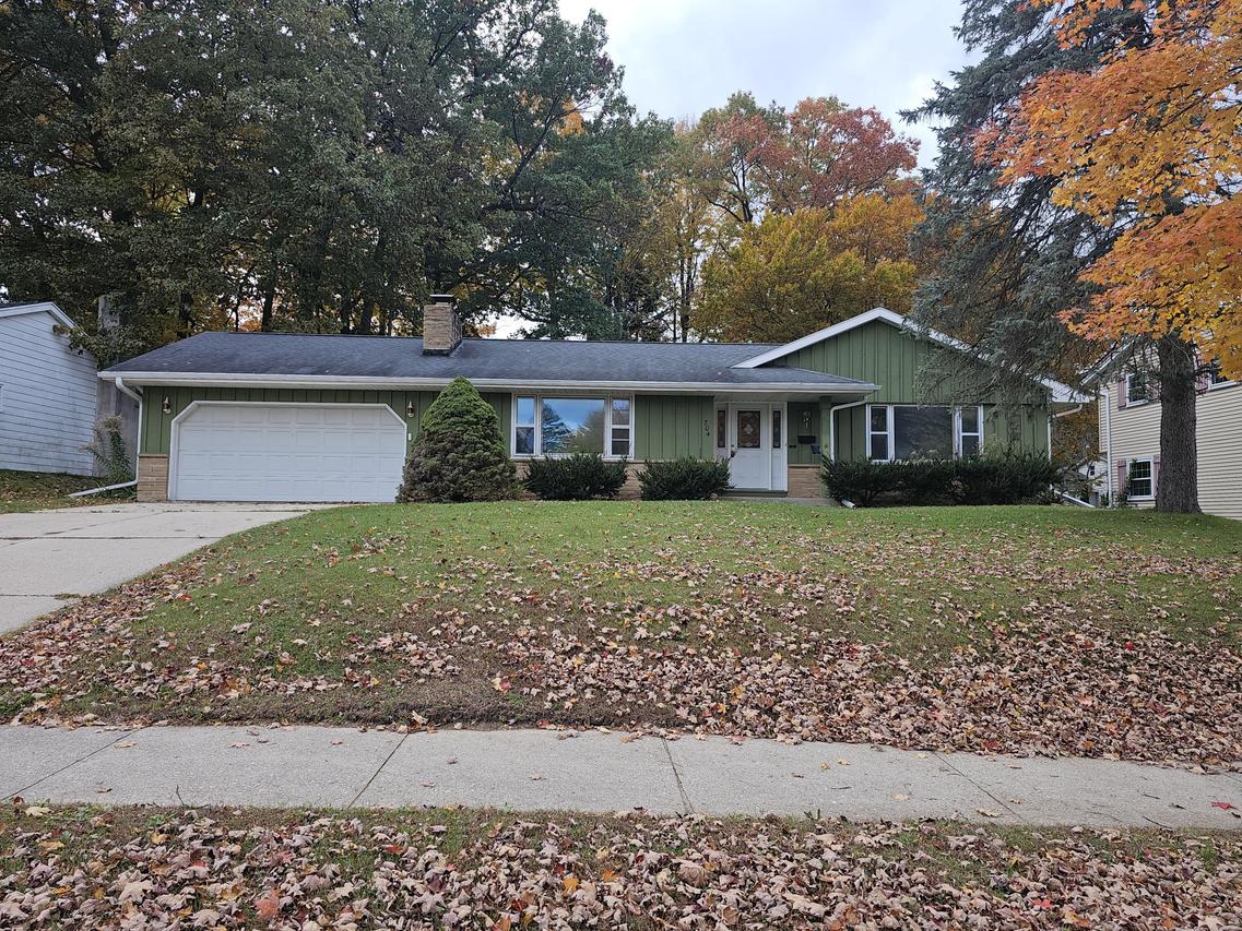 704 N 18th Ave, West Bend, WI 53090