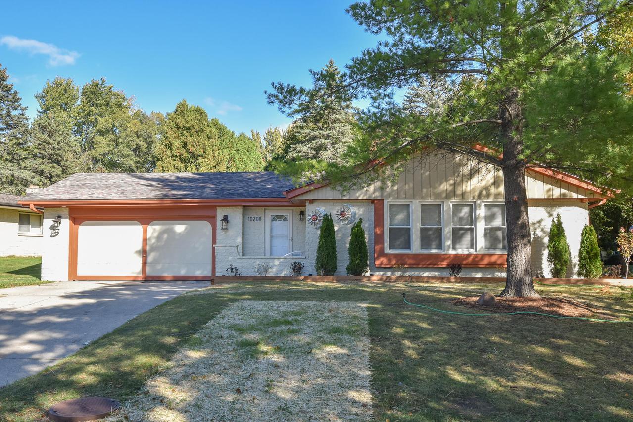 10208 W Terra Ave, Milwaukee, WI 53224