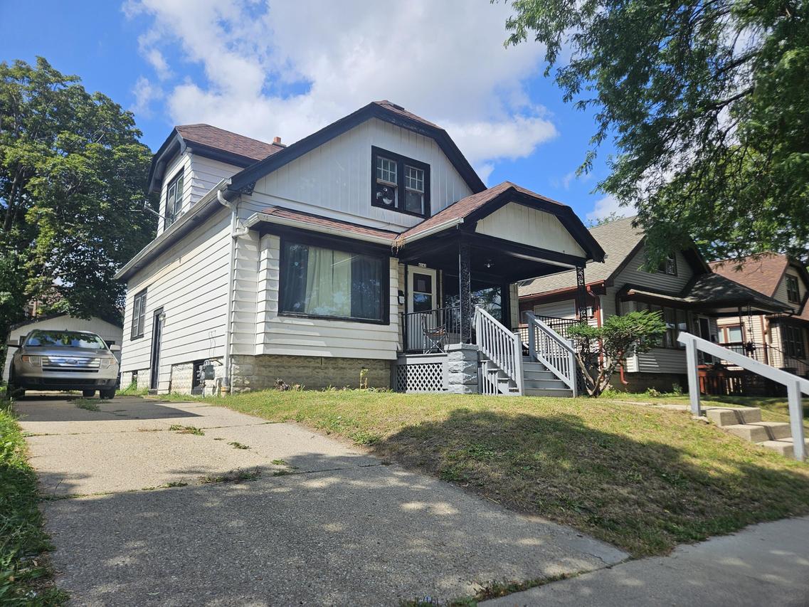 4143 N 10 Th St, Milwaukee, WI 53209