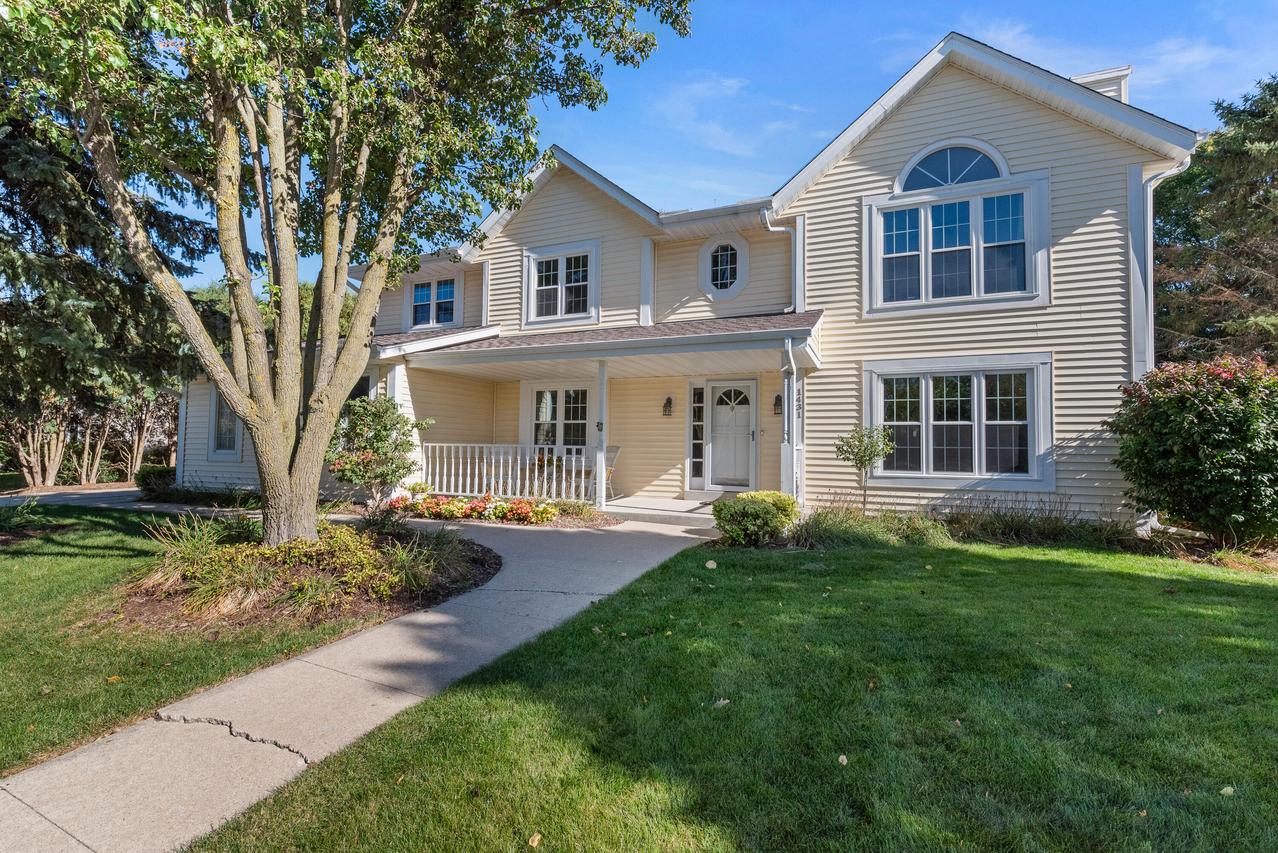 1431 Crystal Lake, Oconomowoc, WI 53066