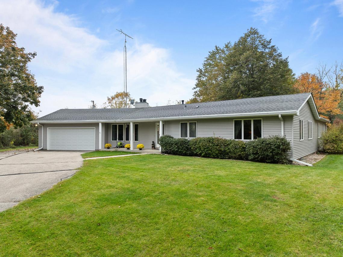 3345 County Rd F -, Delavan, WI 53115