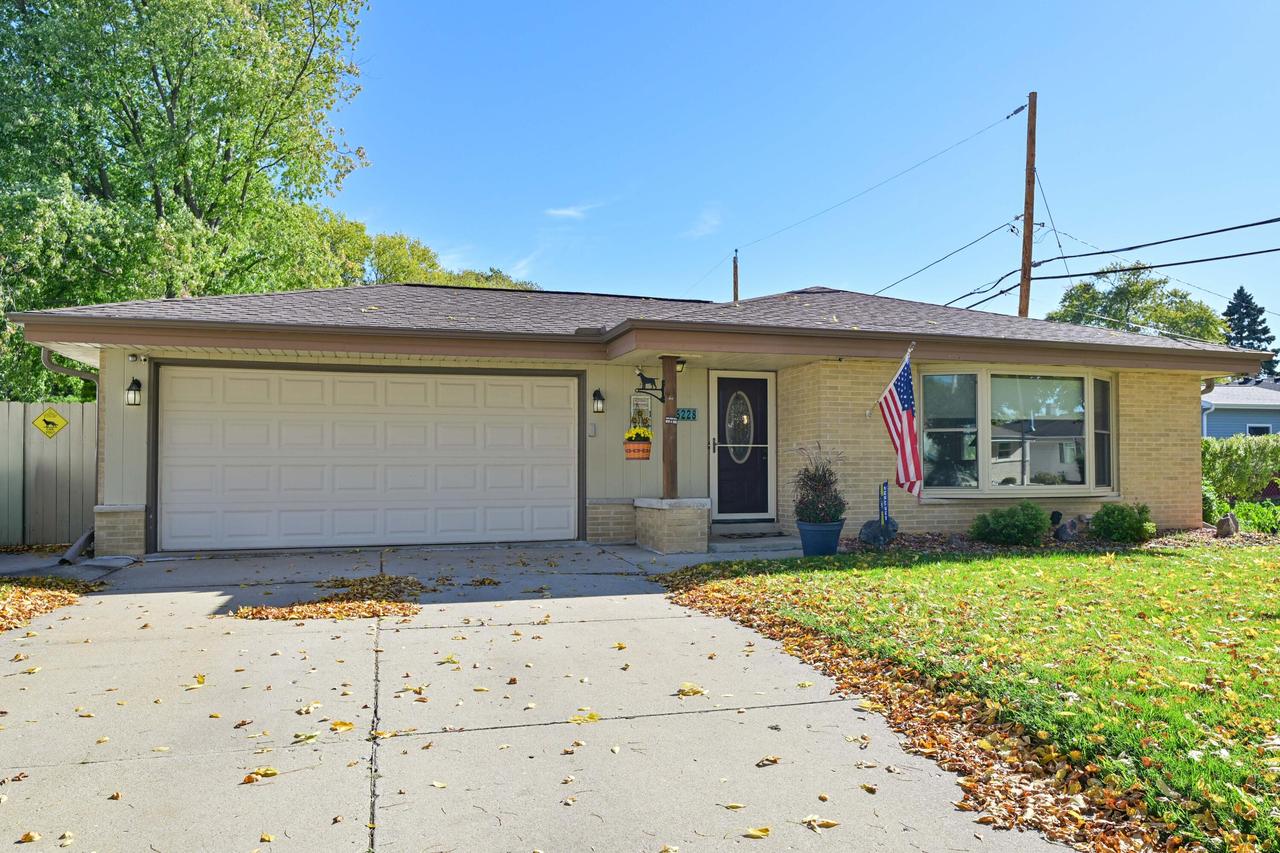 6228 S 26th St, Milwaukee, WI 53221