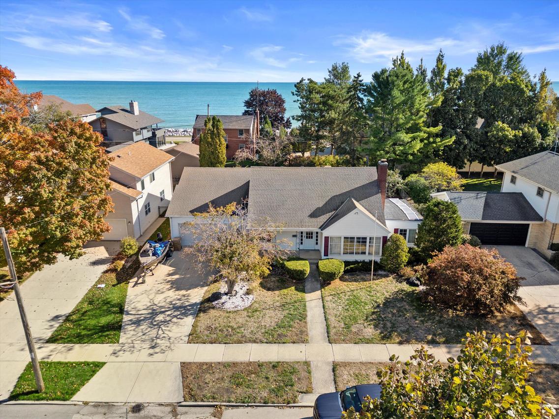 7205 2nd Ave, Kenosha, WI 53143