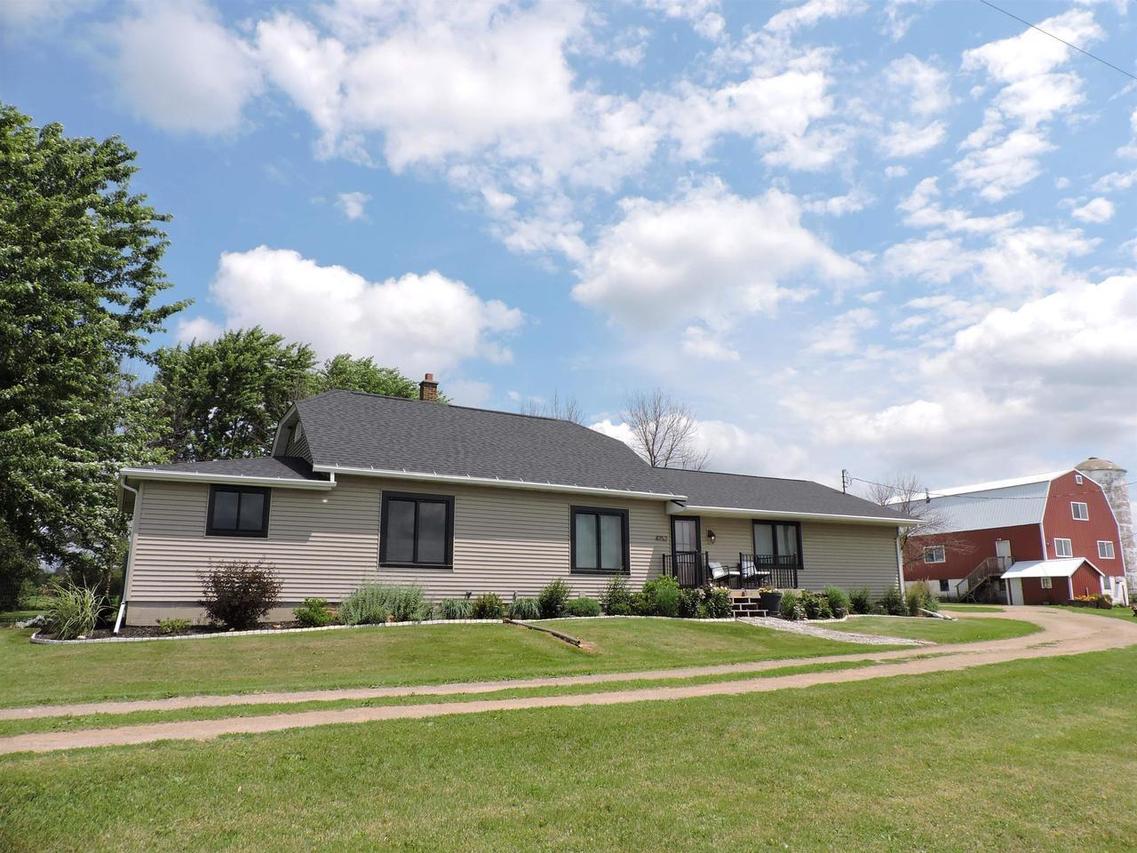 4752 Ginnow Rd, Omro, WI 54963