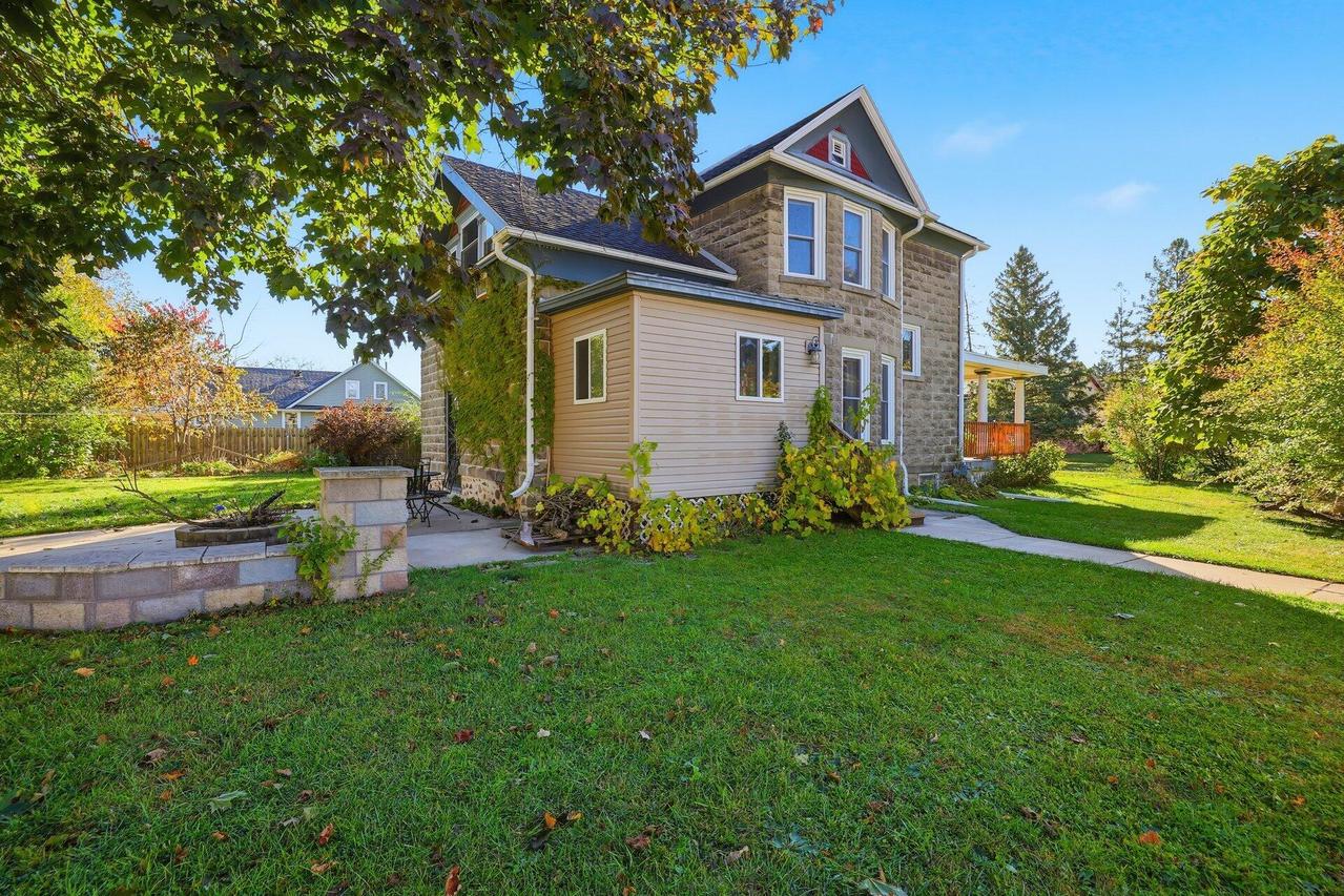 2872 Edwards St, East Troy, WI 53120