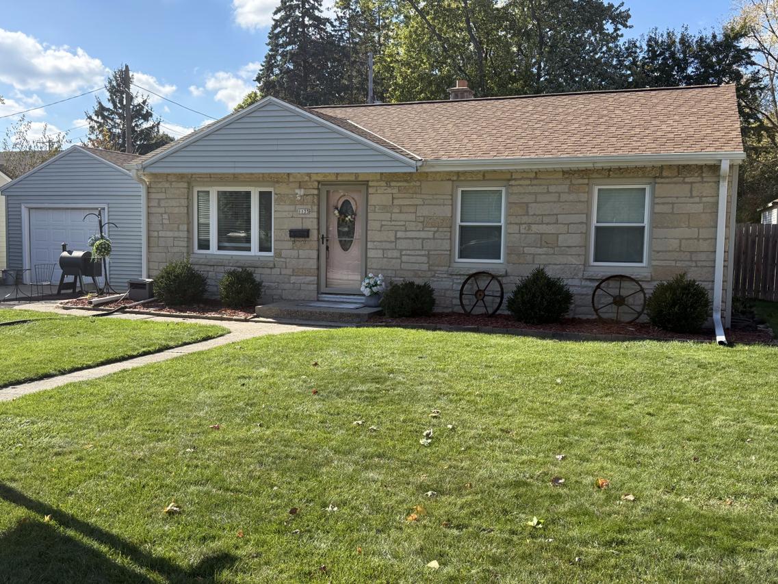1135 8th Ave, Grafton, WI 53024
