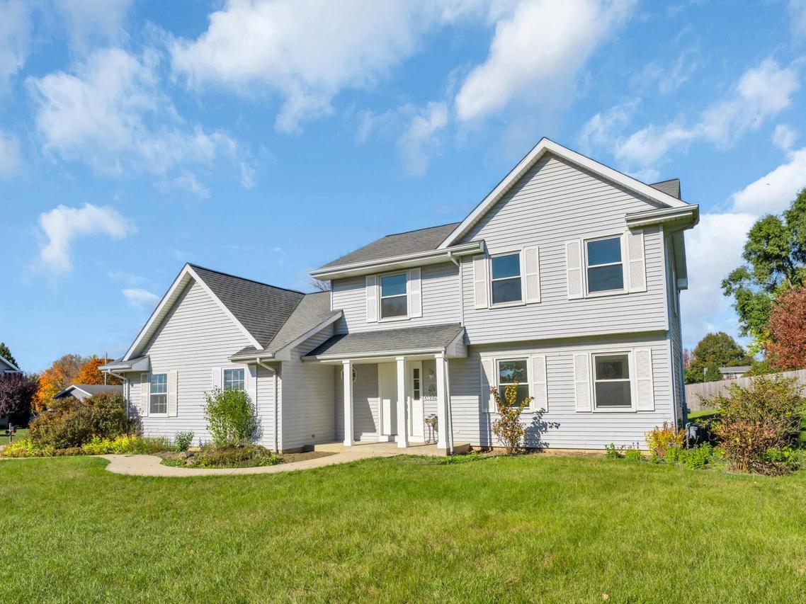 808 Weiler Rd, Burlington, WI 53105