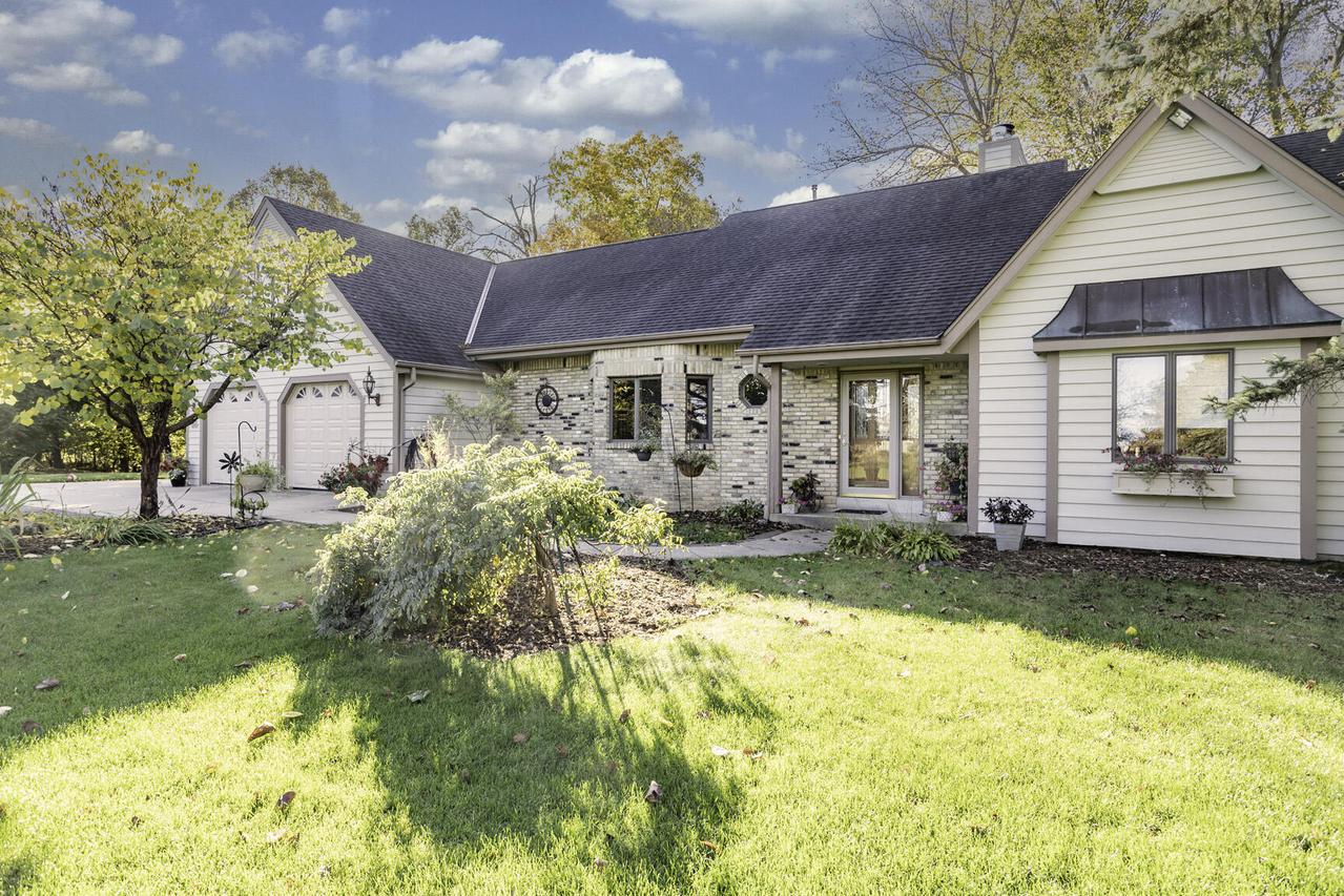 W243N7650 Hilltop Ct, Lisbon, WI 53089