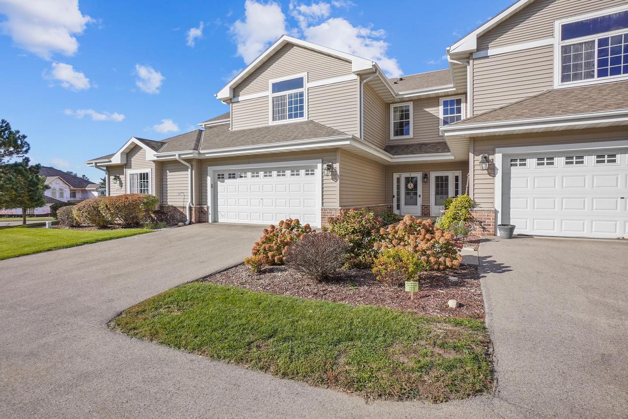1632 Grey Fox Trl #22, Mukwonago, WI 53149