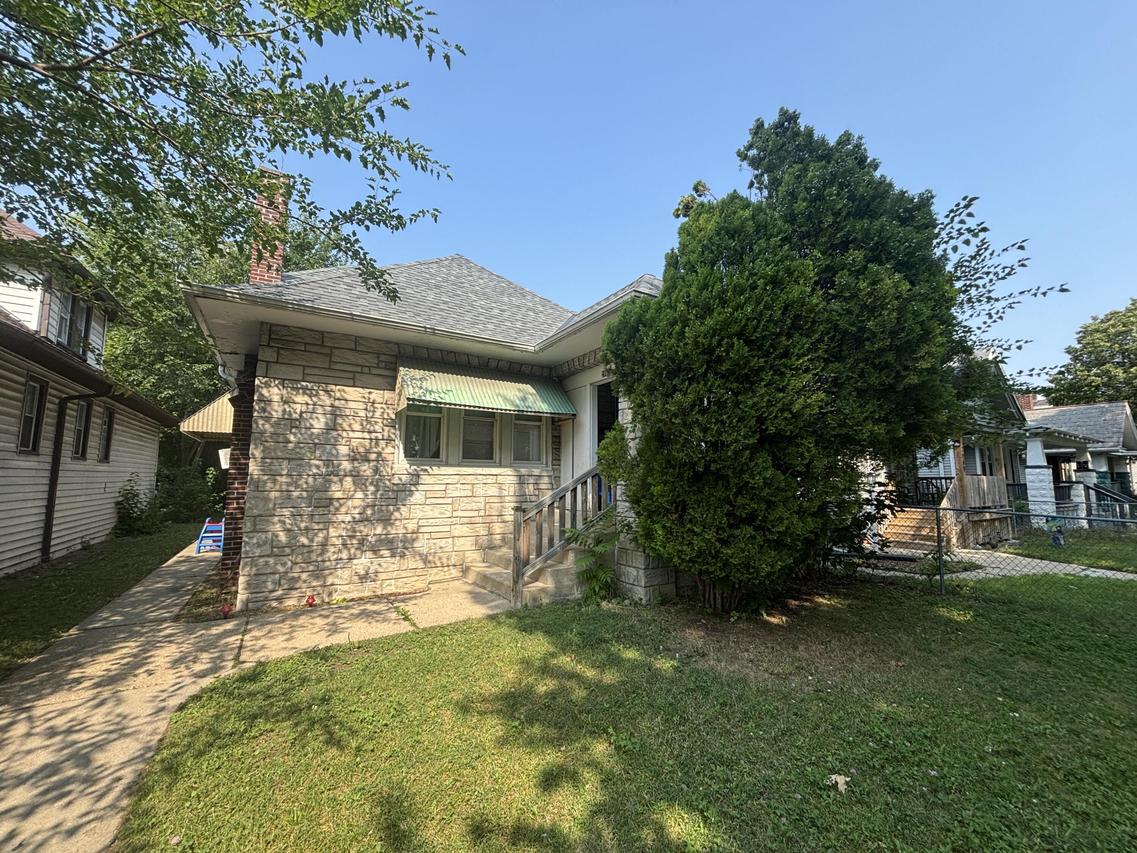 2963 N 36th St, Milwaukee, WI 53210