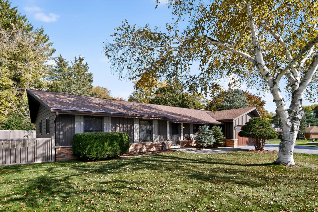 W150S7586 Dorothy Dr, Muskego, WI 53150