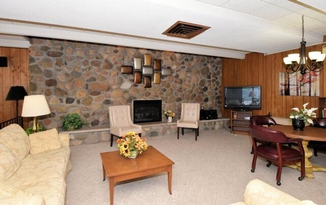 5253 N Lovers Ln. #324, Milwaukee, WI 53225